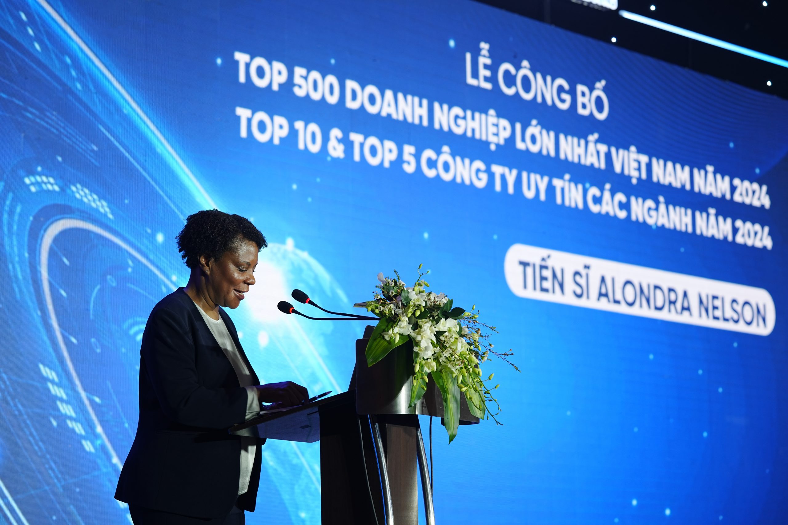 Tiến sĩ Alondra Nelson