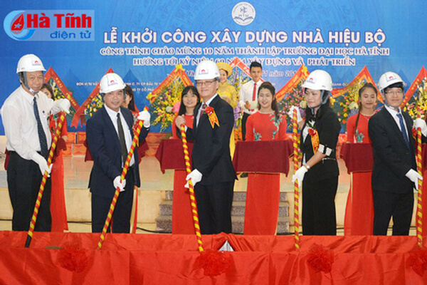 dong-tho-xay-dung-nha-hieu-bo-dai-hoc-ha-tinh-1.jpg