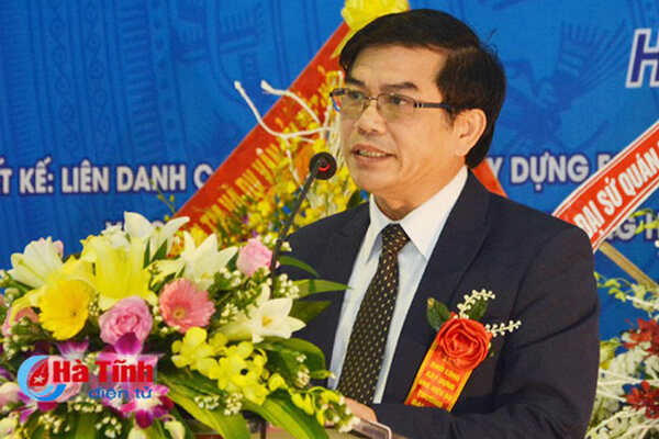 HA%20TINH%20UNIVERSITY/dai-sau-thongsavanh-phomvihane-phat-bieu-tai-le-khoi-cong-xay-dung-truong-dai-hoc-ha-tinh.jpg